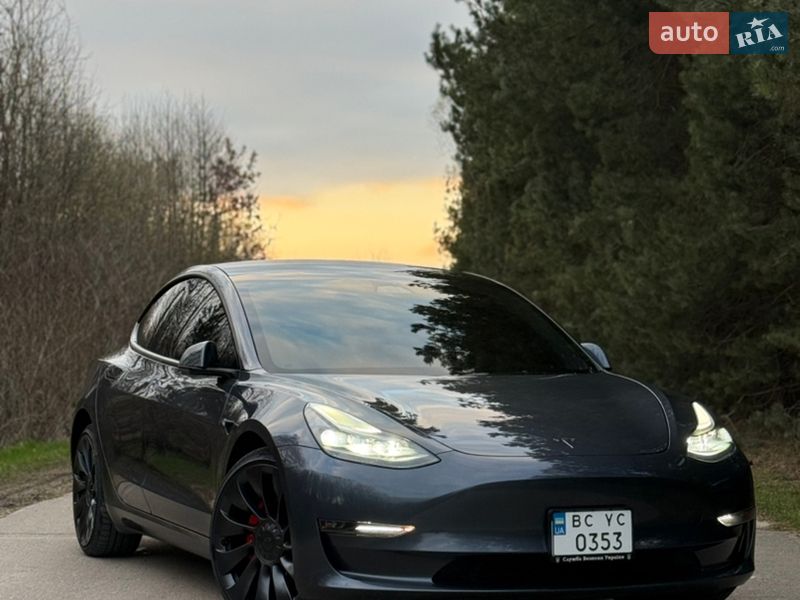 Tesla Model 3 2023