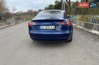 Седан Tesla Model 3 2018 в Рівному
