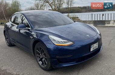 Седан Tesla Model 3 2018 в Рівному