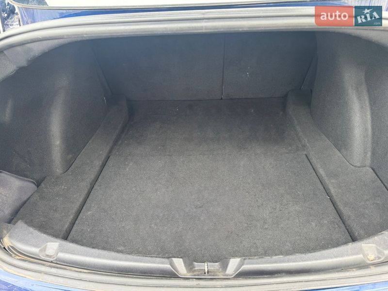 Седан Tesla Model 3 2018 в Ровно