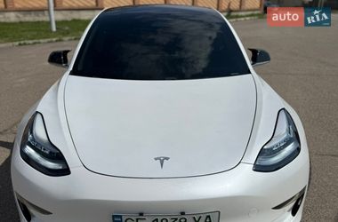 Седан Tesla Model 3 2020 в Черновцах