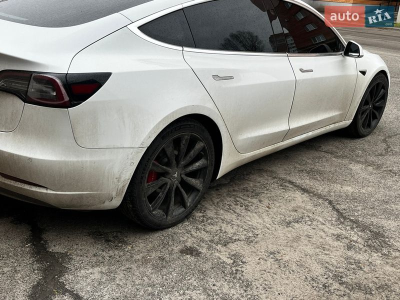 Седан Tesla Model 3 2018 в Полтаві