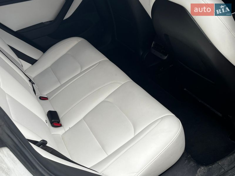 Седан Tesla Model 3 2018 в Полтаві