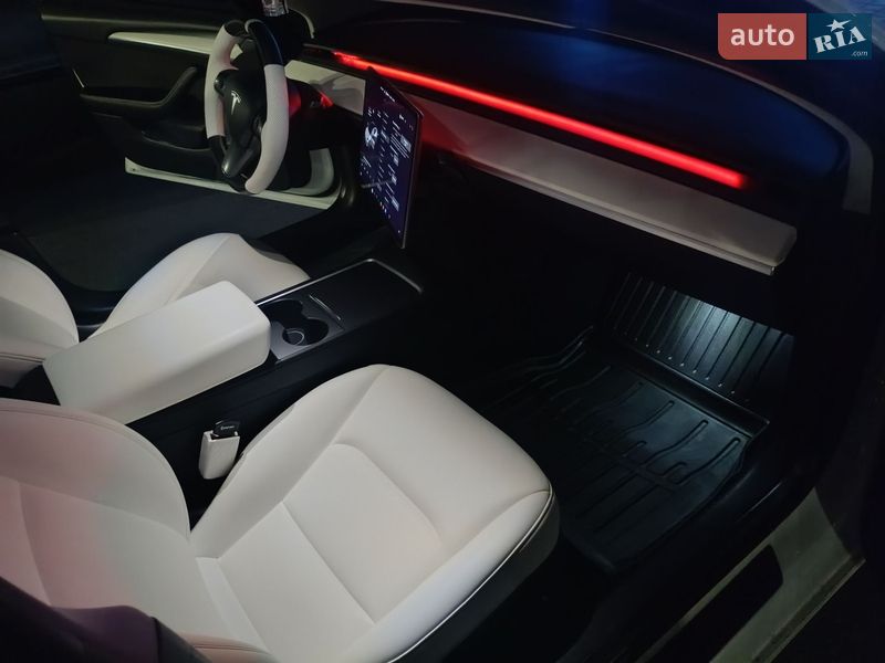 Седан Tesla Model 3 2022 в Кривому Розі