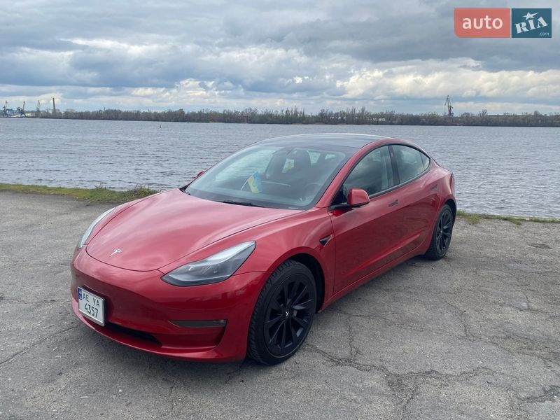 Седан Tesla Model 3 2022 в Дніпрі