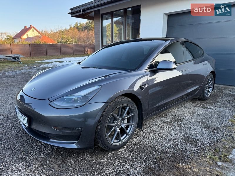 Tesla Model 3 2021