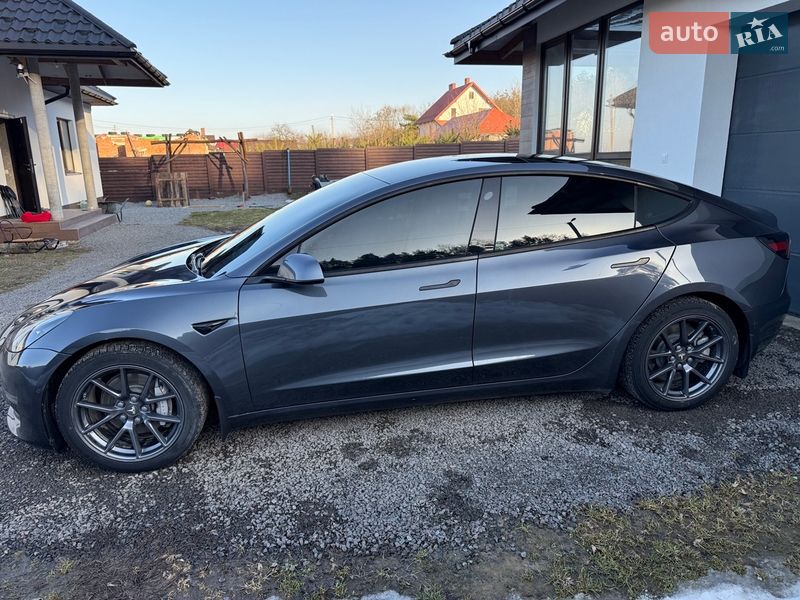 Седан Tesla Model 3 2021 в Рава-Русской