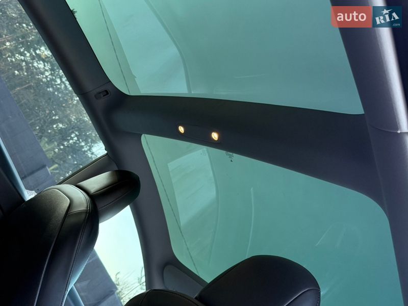 Седан Tesla Model 3 2021 в Рава-Русской
