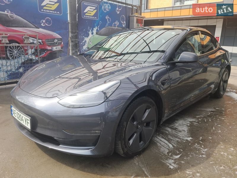 Tesla Model 3 2022