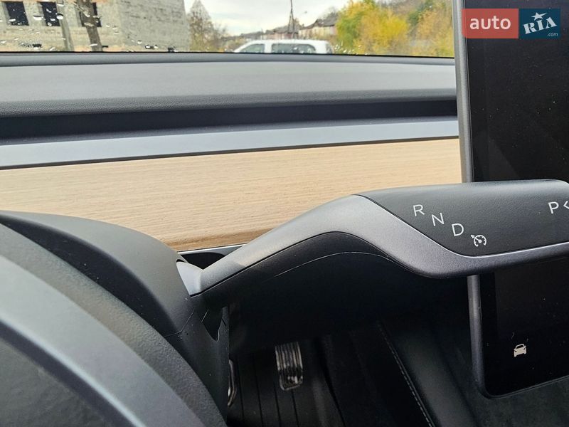 Седан Tesla Model 3 2023 в Львові