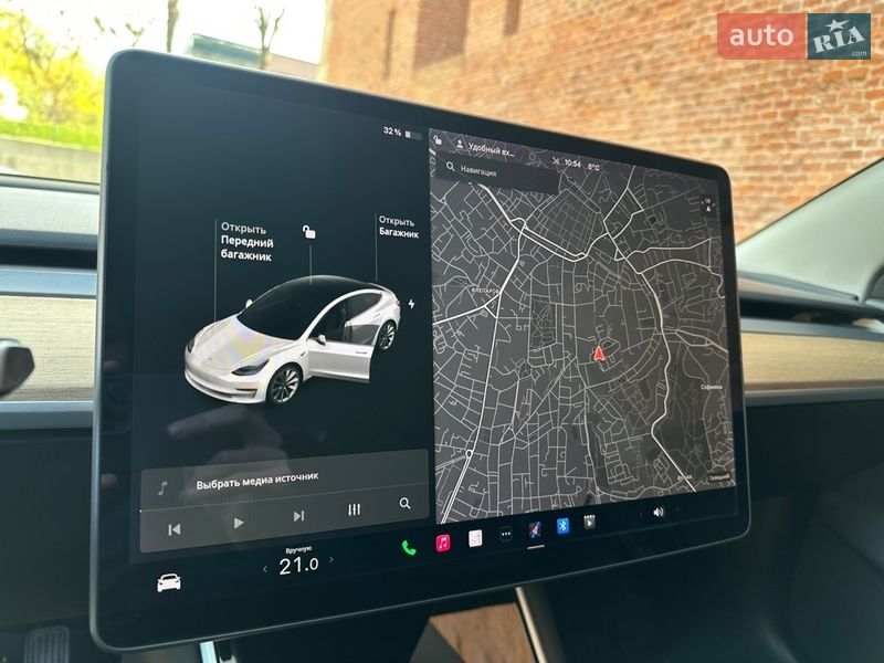 Седан Tesla Model 3 2019 в Львові