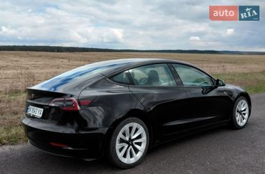 Седан Tesla Model 3 2022 в Вараші