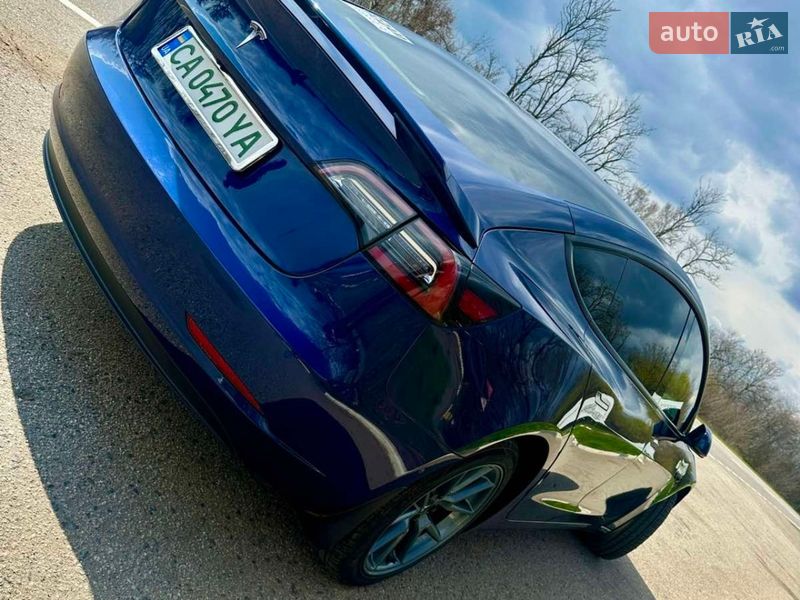 Седан Tesla Model 3 2022 в Новоархангельську