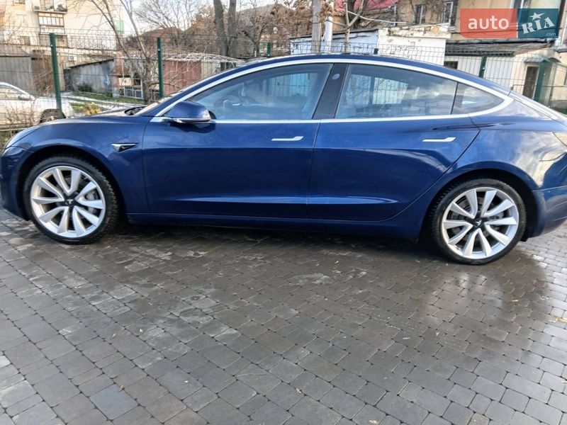Седан Tesla Model 3 2018 в Одессе