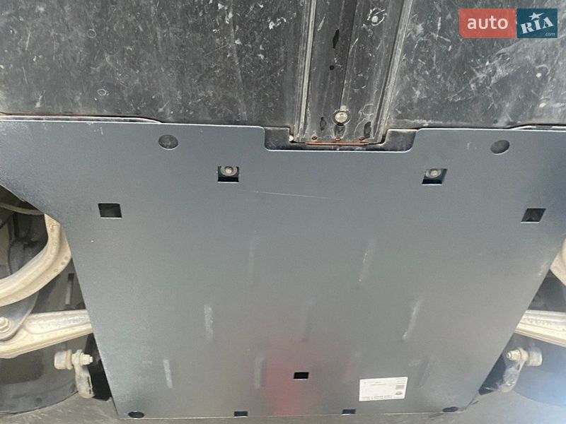 Седан Tesla Model 3 2018 в Долині