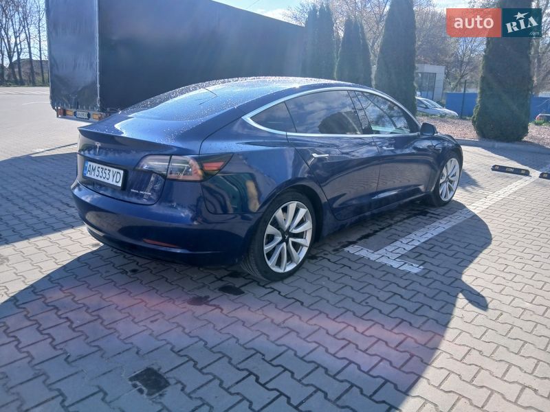 Седан Tesla Model 3 2020 в Житомирі
