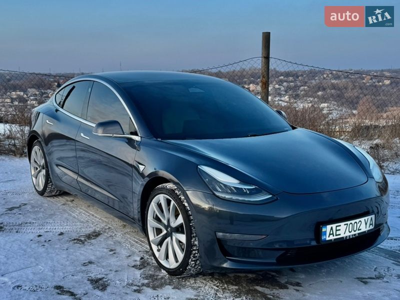Седан Tesla Model 3 2019 в Дніпрі фото Седан Tesla Model 3 2019 в Дніпрі