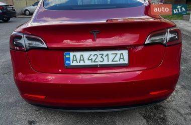 Седан Tesla Model 3 2018 в Києві