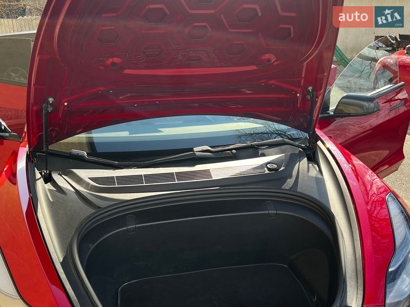 Седан Tesla Model 3 2018 в Києві