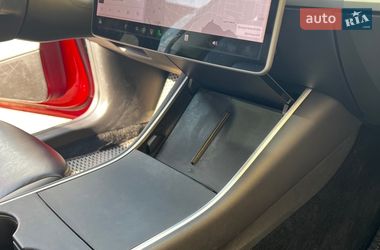 Седан Tesla Model 3 2018 в Києві