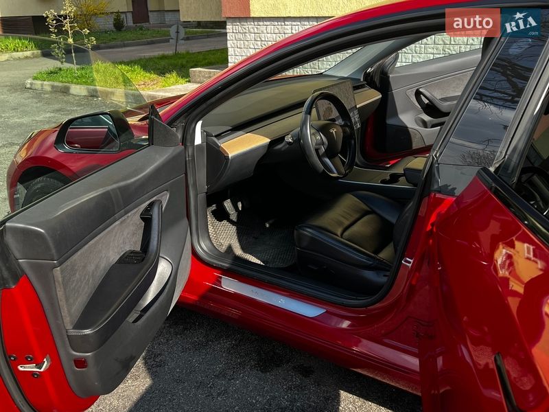 Седан Tesla Model 3 2018 в Києві