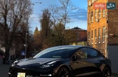 Седан Tesla Model 3 2021 в Києві