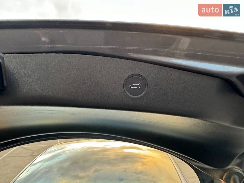 Седан Tesla Model 3 2022 в Рівному