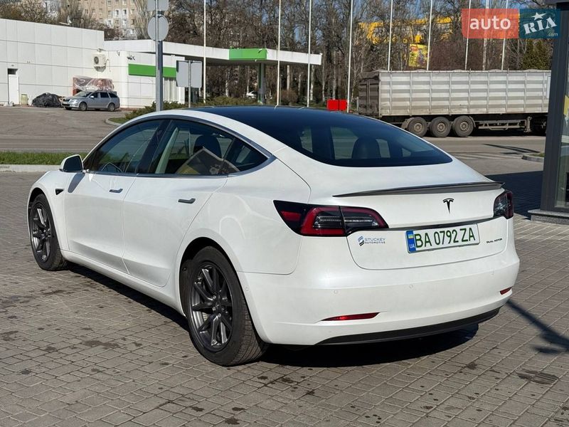 Седан Tesla Model 3 2020 в Кропивницком фото 6 Седан Tesla Model 3 2020 в Кропивницком