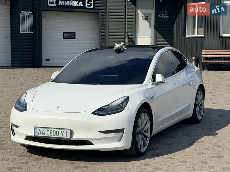 Седан Tesla Model 3 2020 в Білій Церкві