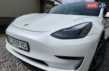 Седан Tesla Model 3 2022 в Дрогобичі
