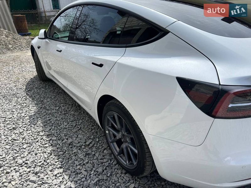 Седан Tesla Model 3 2022 в Дрогобичі фото 13 Седан Tesla Model 3 2022 в Дрогобичі