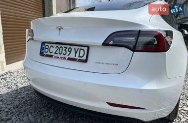 Седан Tesla Model 3 2022 в Дрогобыче