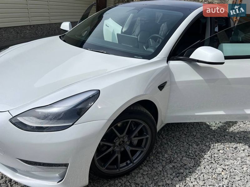 Седан Tesla Model 3 2022 в Дрогобичі фото 29 Седан Tesla Model 3 2022 в Дрогобичі