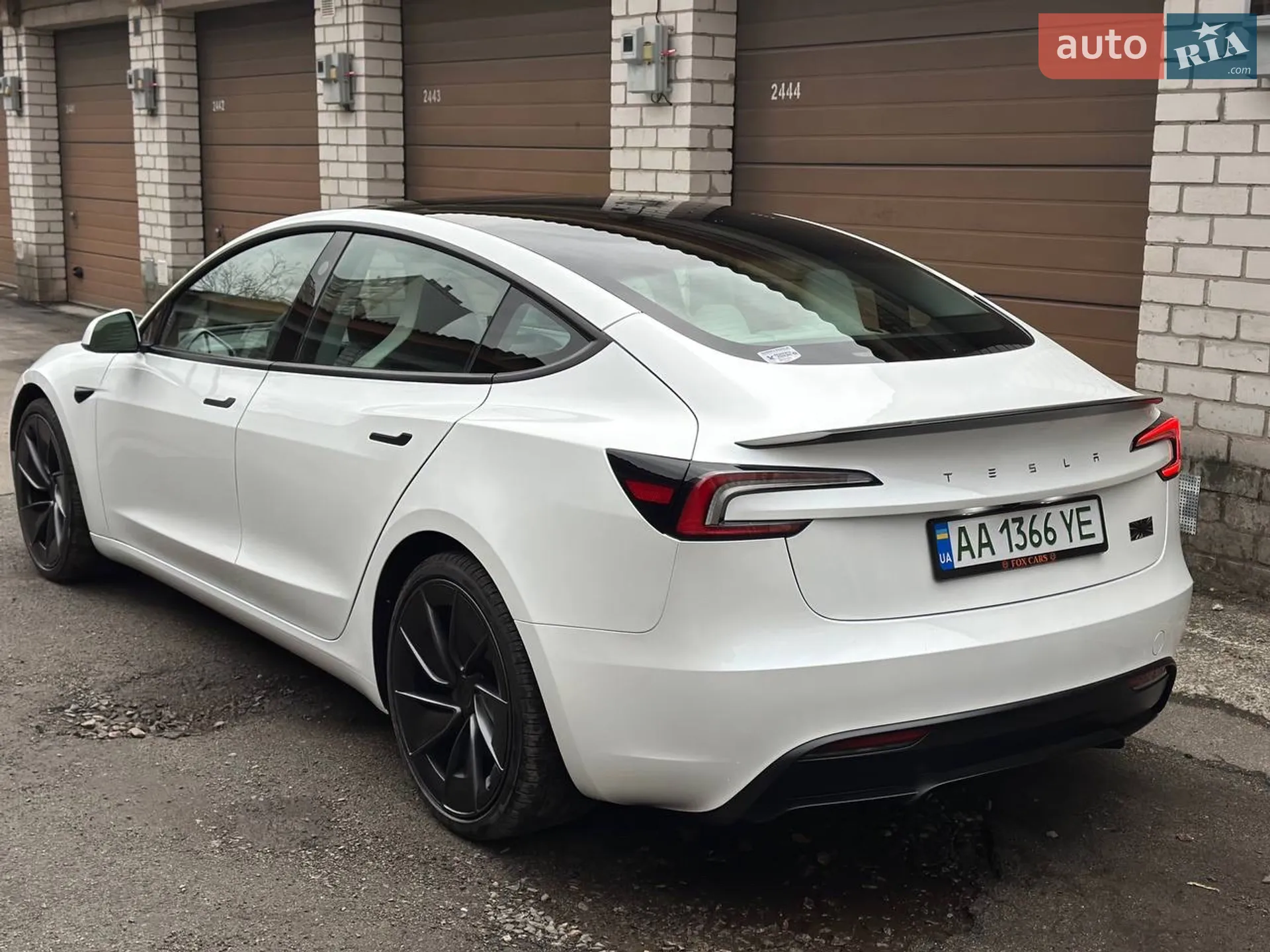 2025 Tesla Model 3 - мініатюра 4