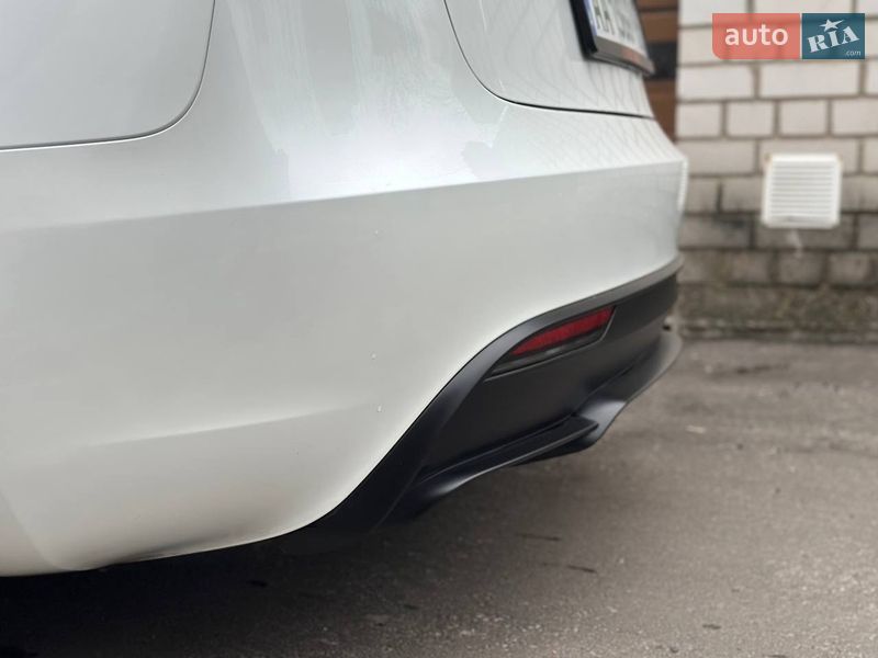 Седан Tesla Model 3 2025 в Києві