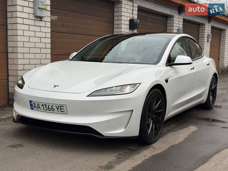 Седан Tesla Model 3 2025 в Києві