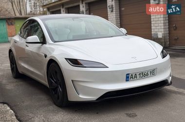 Седан Tesla Model 3 2025 в Києві