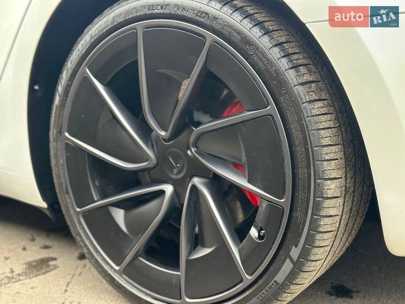 Седан Tesla Model 3 2025 в Києві
