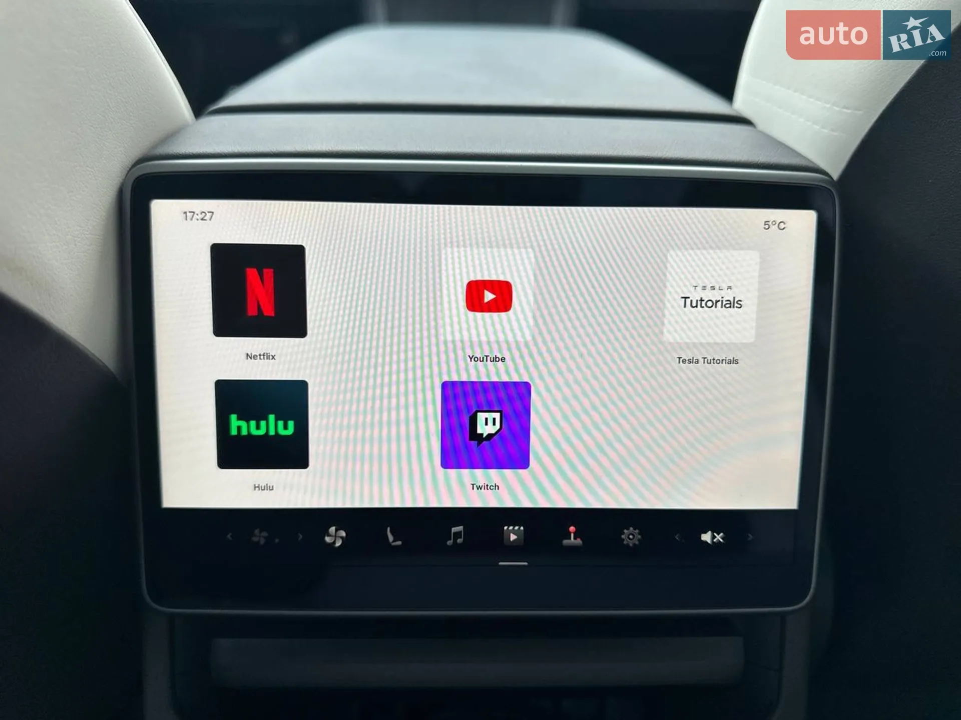 2025 Tesla Model 3 - мініатюра 48