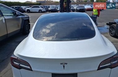 Седан Tesla Model 3 2021 в Киеве