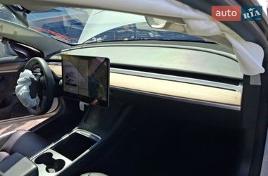 Седан Tesla Model 3 2021 в Киеве