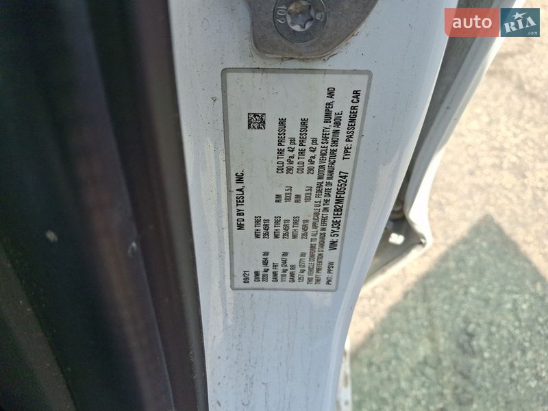 Седан Tesla Model 3 2021 в Киеве