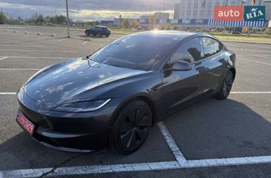 Седан Tesla Model 3 2024 в Вінниці