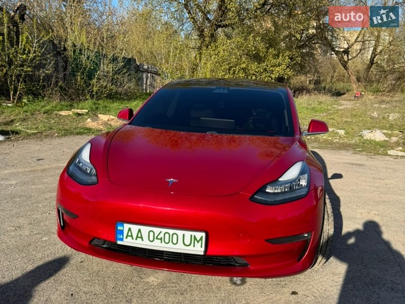 Седан Tesla Model 3 2018 в Києві