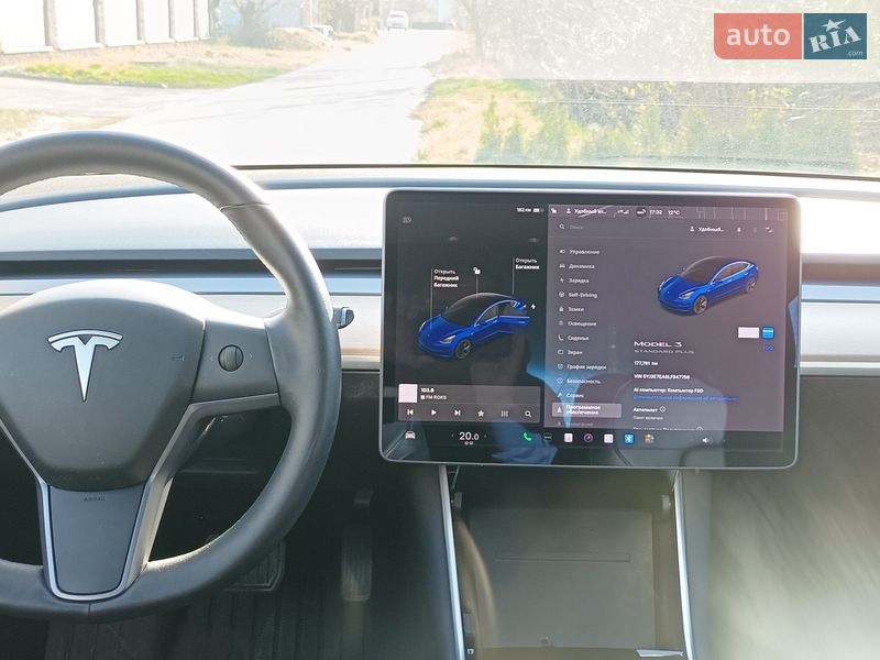 Седан Tesla Model 3 2019 в Киеве