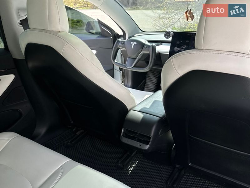 Седан Tesla Model 3 2019 в Луцьку фото 5 Седан Tesla Model 3 2019 в Луцьку