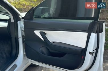 Седан Tesla Model 3 2019 в Луцьку