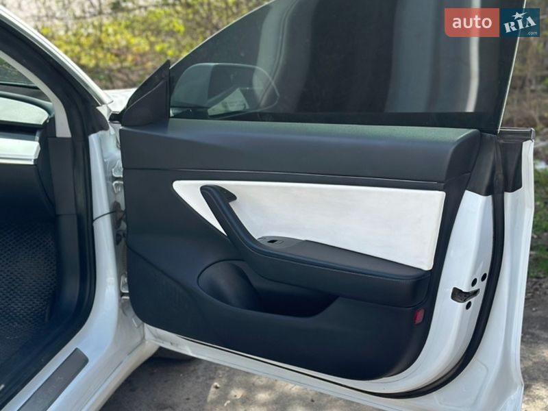 Седан Tesla Model 3 2019 в Луцьку фото 15 Седан Tesla Model 3 2019 в Луцьку