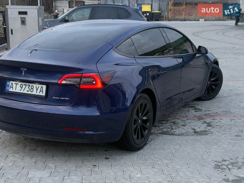 Седан Tesla Model 3 2022 в Ивано-Франковске