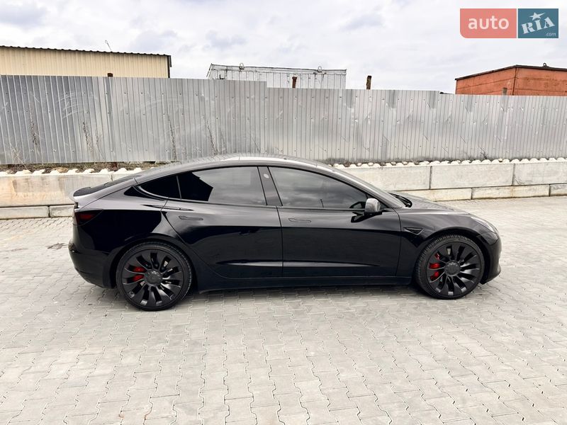 Седан Tesla Model 3 2022 в Тернополі
